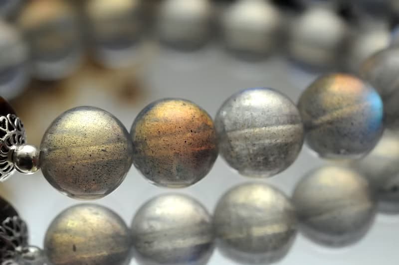 堅貞的愛  中性款水晶手鍊 || 灰月光 黃虎眼石