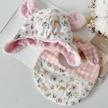 粉森林梅花鹿 彌月禮盒兩件組 手工寶寶遮耳帽+六層紗圍兜