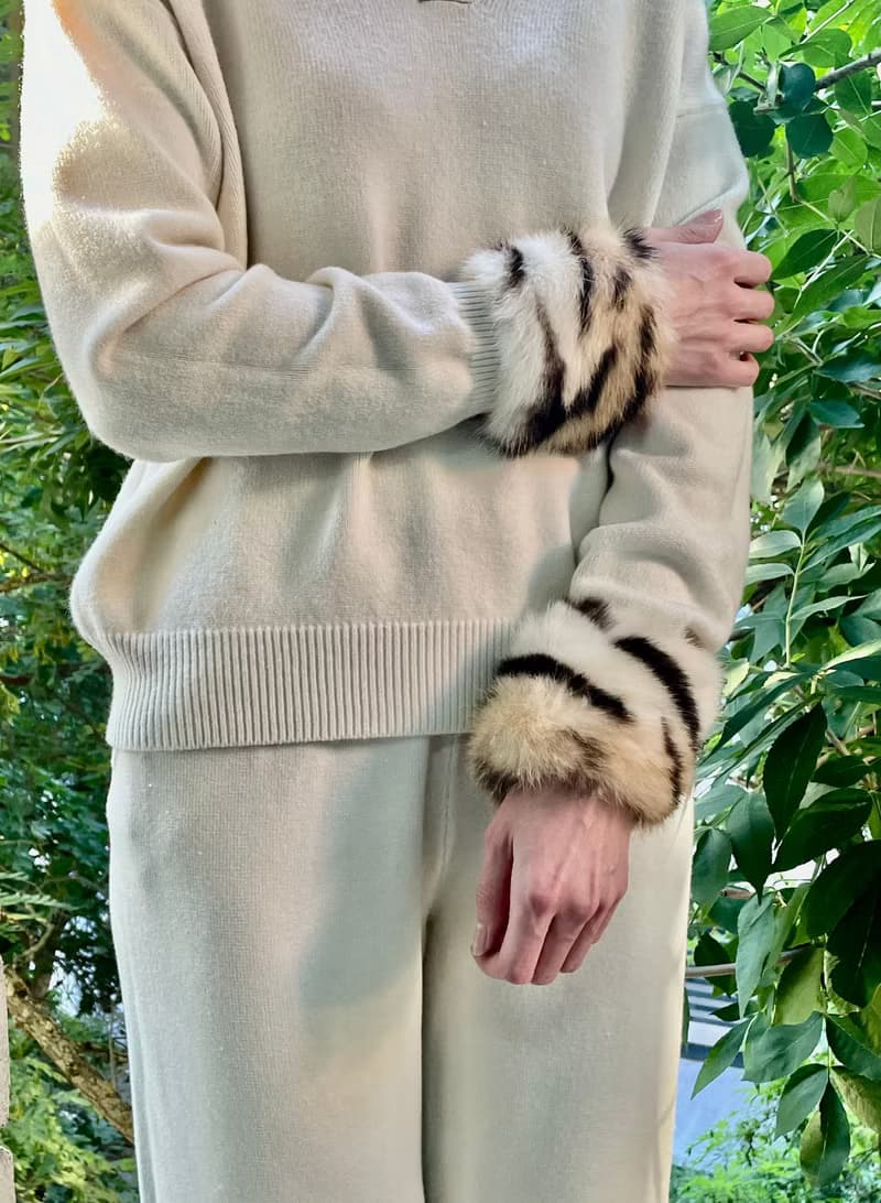 Slap on cuffs / Fur bracelets / Wristband