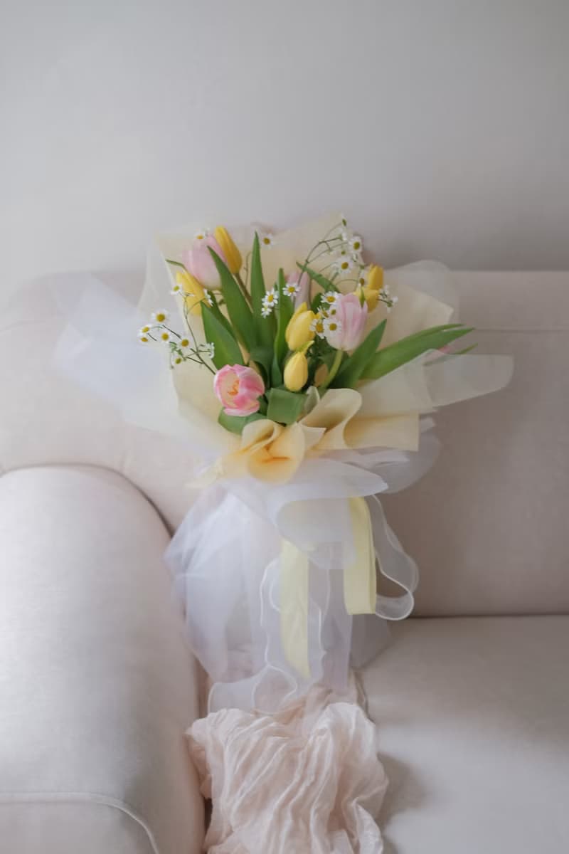 白色情人節鬱金香 韓式花束  生日花束 女友禮物