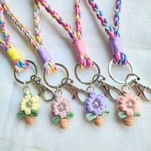 Paris*Le Bonheun。幸福手作。 花朵臘線編織手機繩。童趣