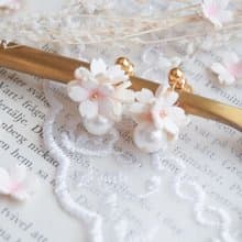 桜とコットンパール　の　イヤリング(ピアス)