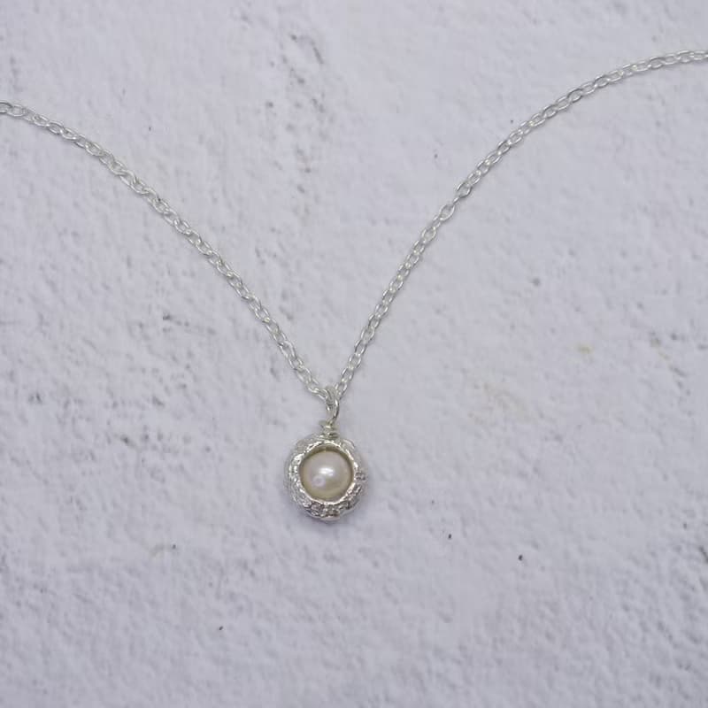 小巧珍珠純銀鎖骨鍊項鍊 - 天然淡水珍珠 6月誕生石