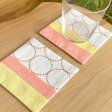 刺し子コースター2枚セット　オレンジ　丸　シンプル　北欧　イエロー　贈り物　誕生日　クリスマス　爽やか　カフェ　コーヒー　紅茶　刺繍