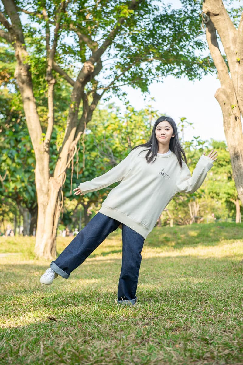 穿比基尼的不明動物 OVERSIZE 中性純棉圓領大學 T