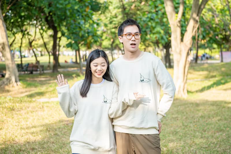 穿比基尼的不明動物 OVERSIZE 中性純棉圓領大學 T
