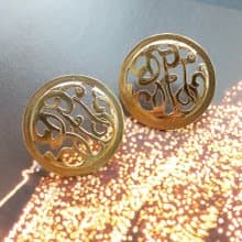 Vintage Jewelry 西洋古董飾品 花形字體 簍空 針式耳環