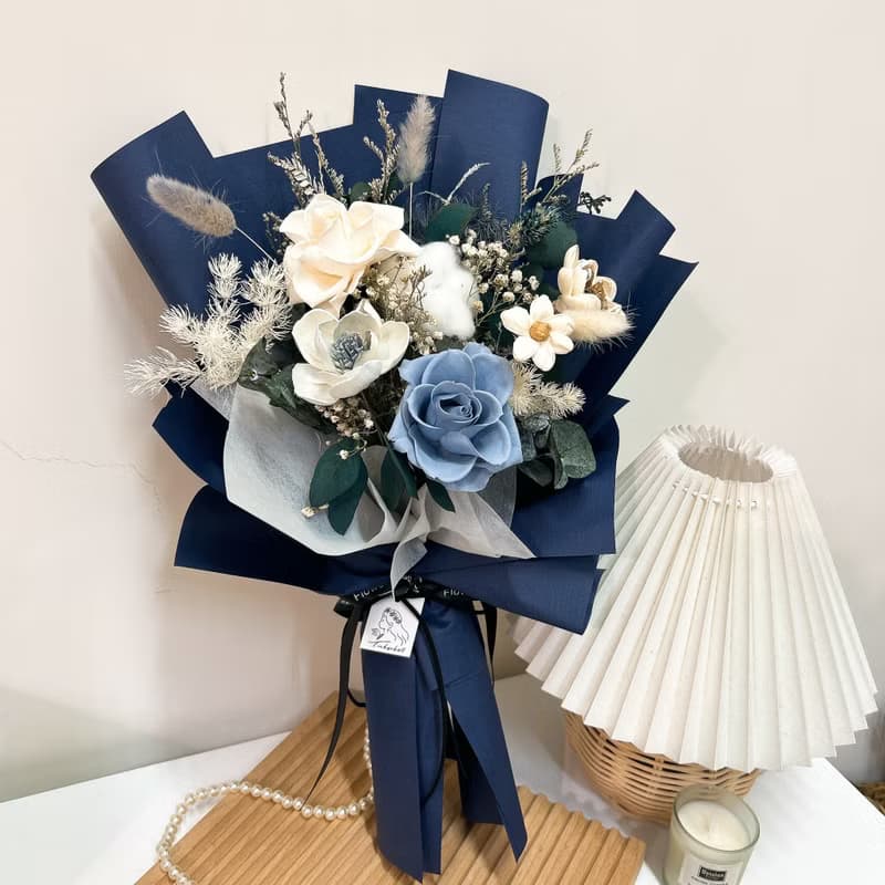 伯爵藍玫瑰花束 永生花 生日 告白 情人節 畢業 乾燥花