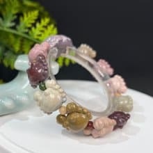 精品多彩阿拉善瑪瑙手釧 立體雕刻螃蟹 配貔貅 設計獨特 俏皮可愛