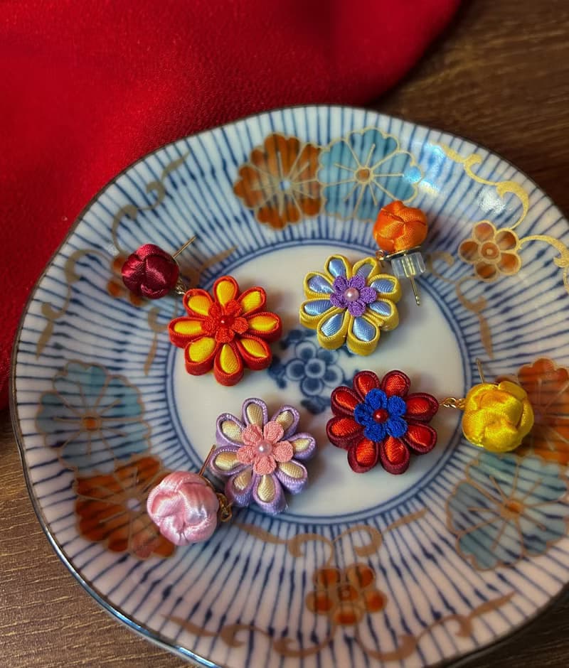 (細工布花 x 中國風) 花紐/盤扣 輪菊 耳環/耳夾