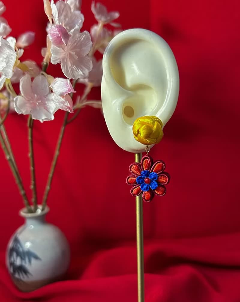 (細工布花 x 中國風) 花紐/盤扣 輪菊 耳環/耳夾
