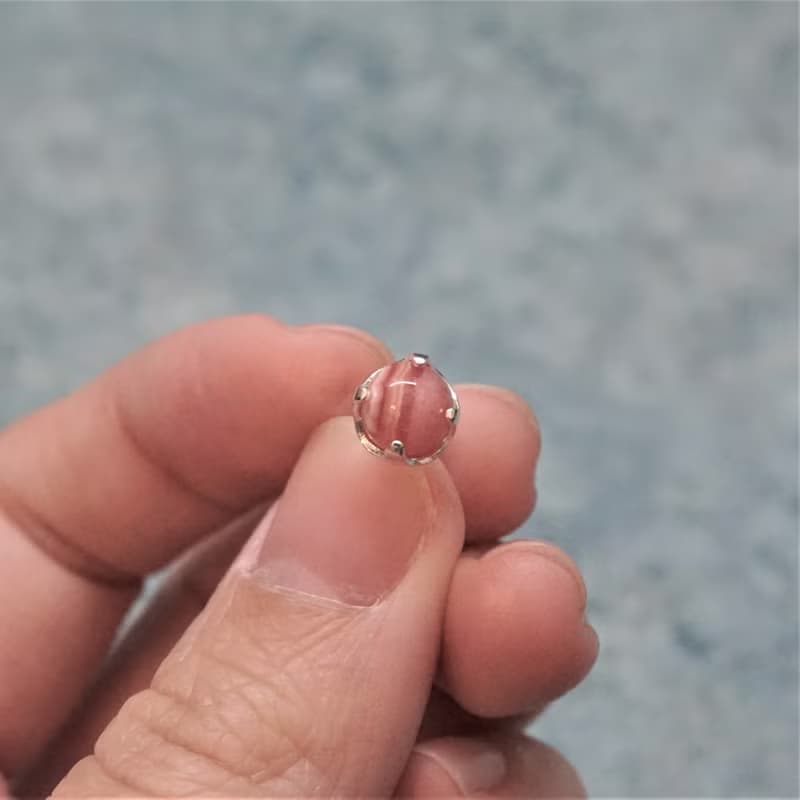 ll 6mm紅紋石純銀耳環 ll 925純銀貼耳耳針 - 一對 附銀耳堵