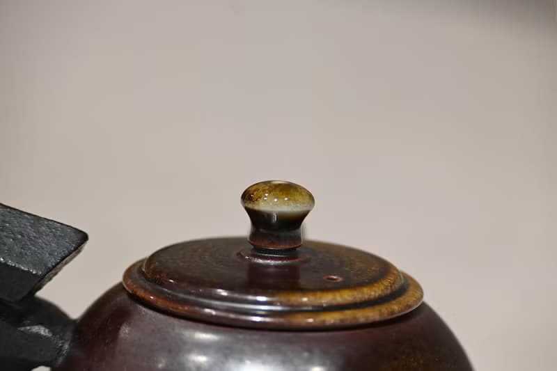 | 190cc | 柴燒造型側把茶壺 茶壺 柴燒壺【臻麟陶藝】