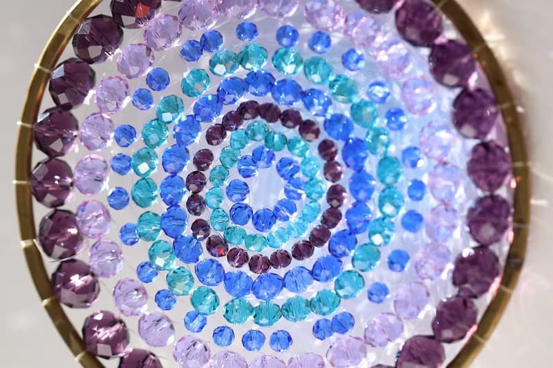 光の癒しアート・紫と水色の光の曼荼羅サンキャッチャー