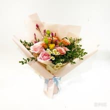 粉嫩甜美感鮮花束