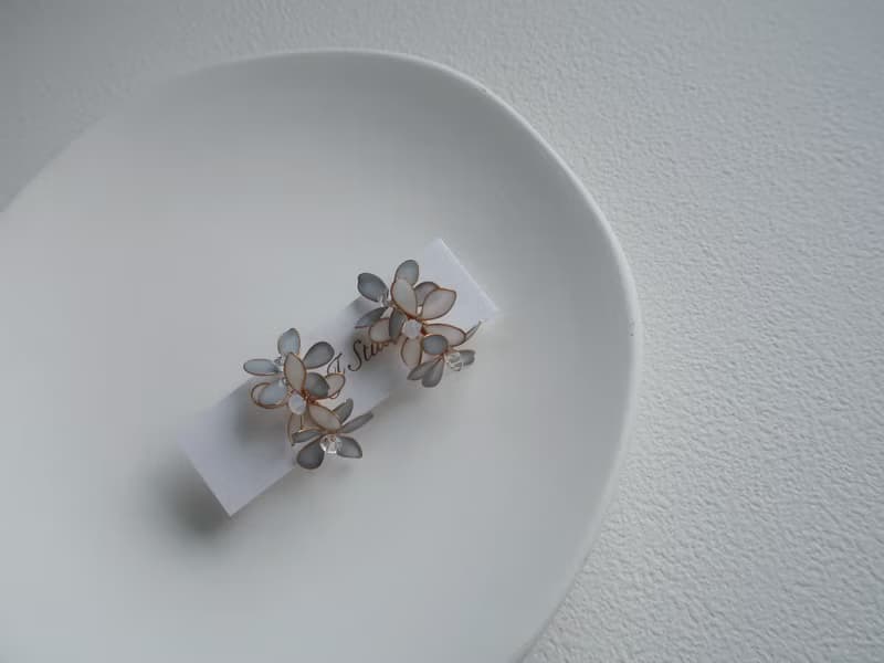 清新小花兒 耳環 -繽紛可愛 手作水晶花樹脂飾品 新娘/伴娘配飾