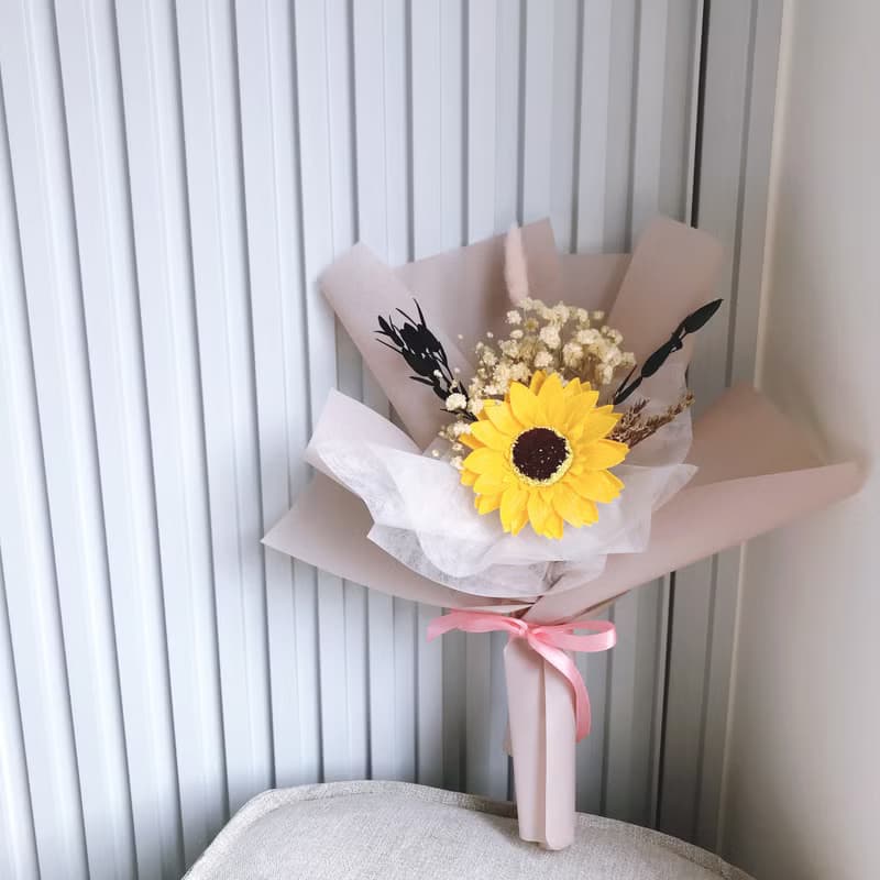 畢業花束-向日葵中型香皂花束。香皂花束。向日葵花束。生日花束