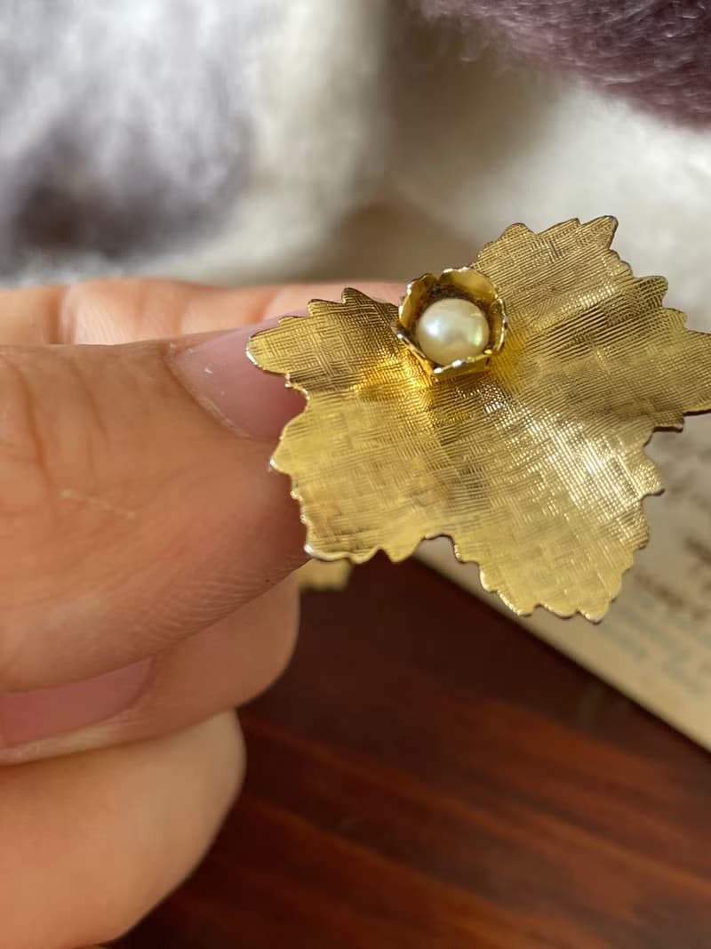 古董 Vintage 金色波浪楓葉珍珠夾式耳環C579