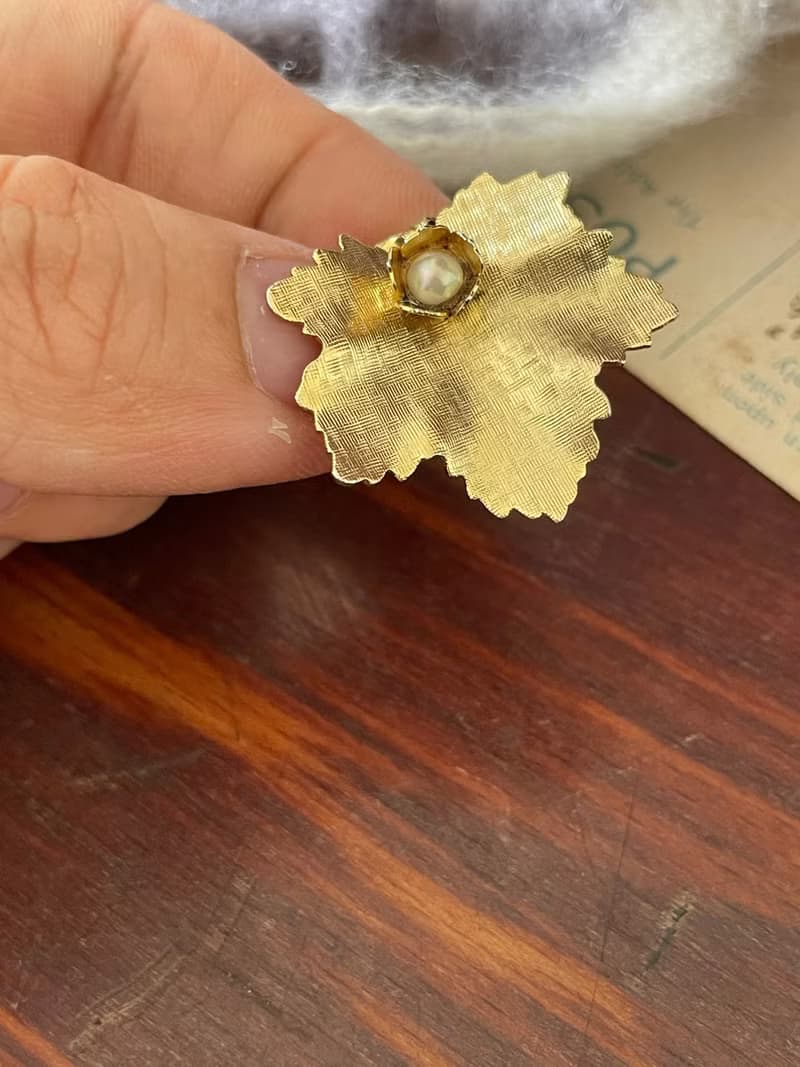 古董 Vintage 金色波浪楓葉珍珠夾式耳環C579