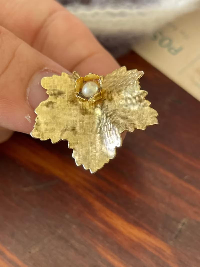 古董 Vintage 金色波浪楓葉珍珠夾式耳環C579