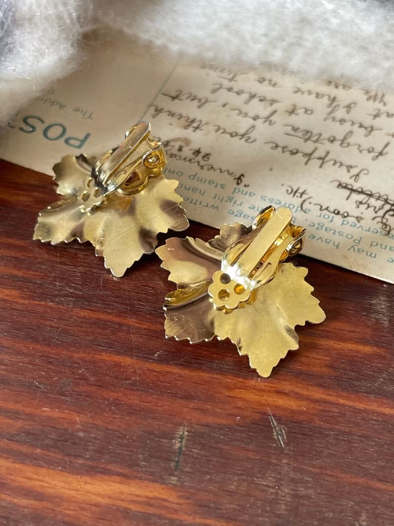古董 Vintage 金色波浪楓葉珍珠夾式耳環C579