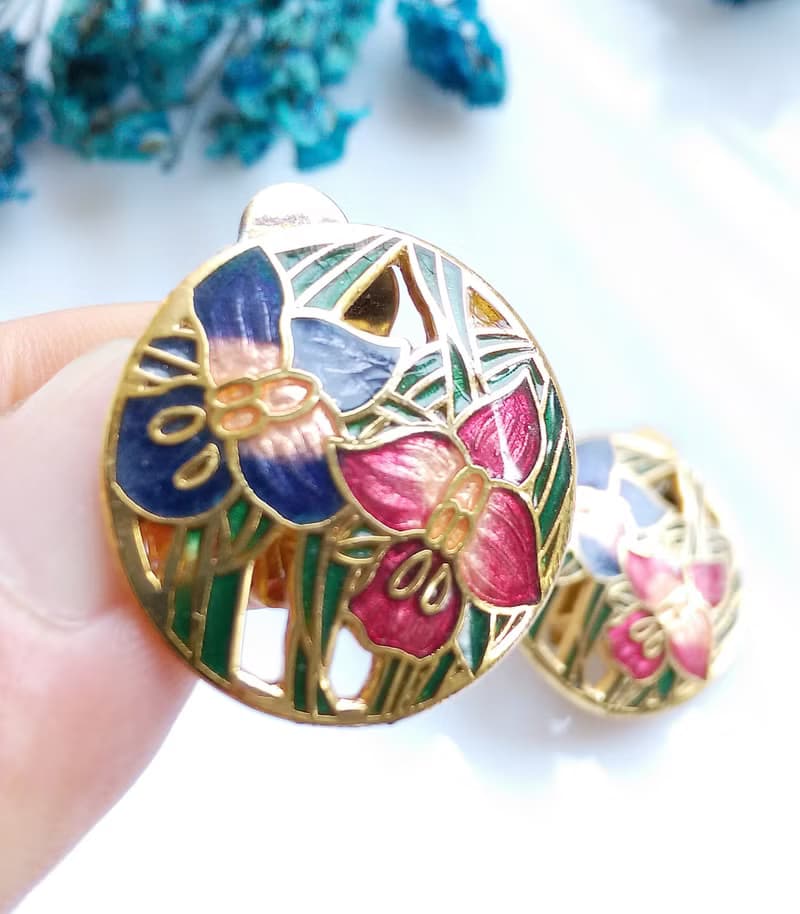 Vintage Jewelry 西洋古董飾品 紫粉色調 花卉 景泰藍 夾式耳環