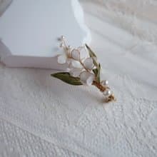 鈴蘭花束- 別針 胸針 水晶花 手作新娘飾品 禮物 配飾