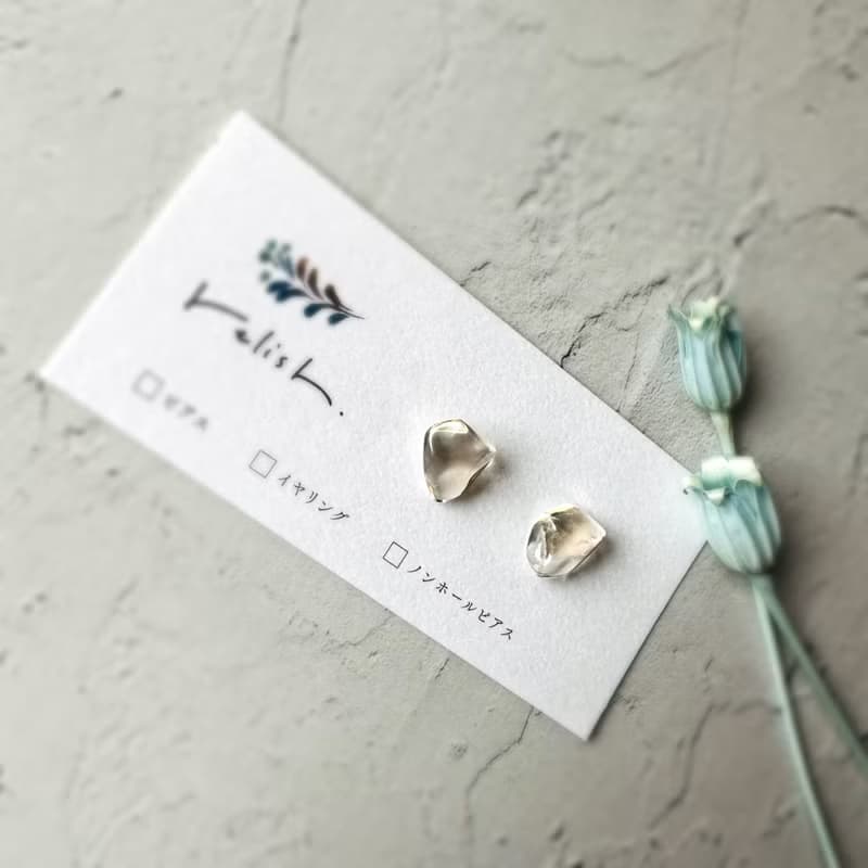 【再販】シンプル 水晶 金継ぎ ライン ピアス ノンホールピアス 小ぶり 小さい 天然石 ゴールド 金 透明 クリア シンプル
