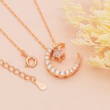 デバリエ 誕生石 ネックレス レディース アクセサリー ゴールド SV925 クリスタル 月 星 ラッピング付 10月誕生日プレゼント ピンクトルマリンカラー