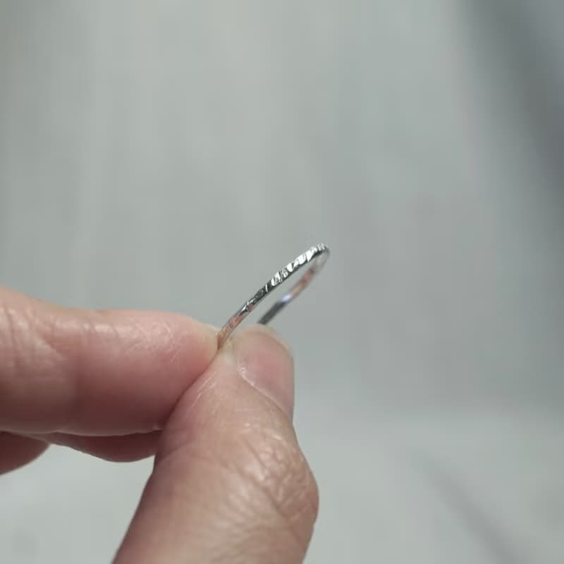 MODOMODO飾品設計 - 925純銀敲紋線戒 925純銀同心結愛心線戒指