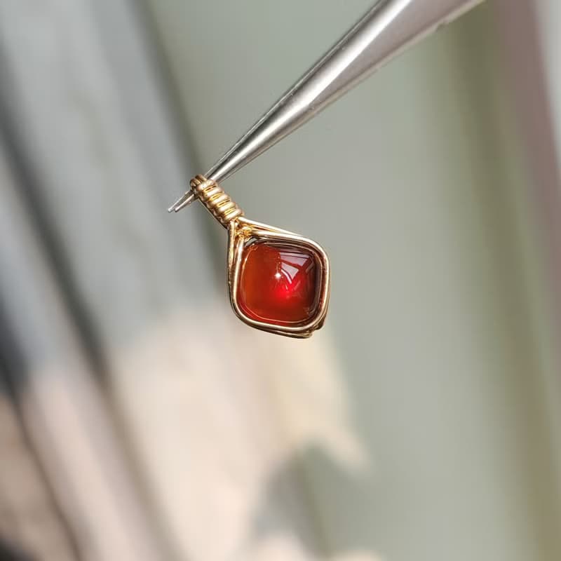 弧面石榴石吊墜 大顆菱形紅石榴石項鍊一月誕生石禮物14k包金墜飾