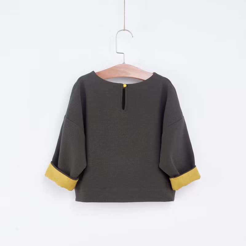 葛爾翻袖配色上衣