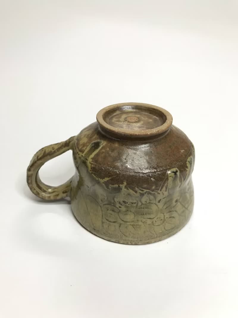 曾永鴻  灰釉刻花馬克杯