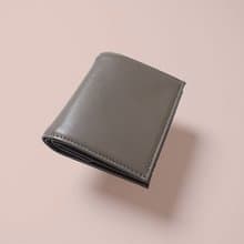 上質イタリア製革  小銭が取り出しやすい二つ折り財布 - Short Wallet - TAUPE -