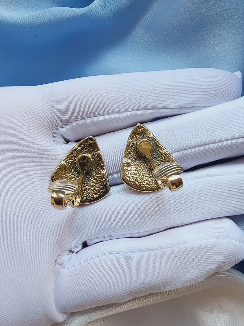 美國西洋古董飾品/ 圓潤金線三角大地色琺瑯夾式耳環/古著首飾
