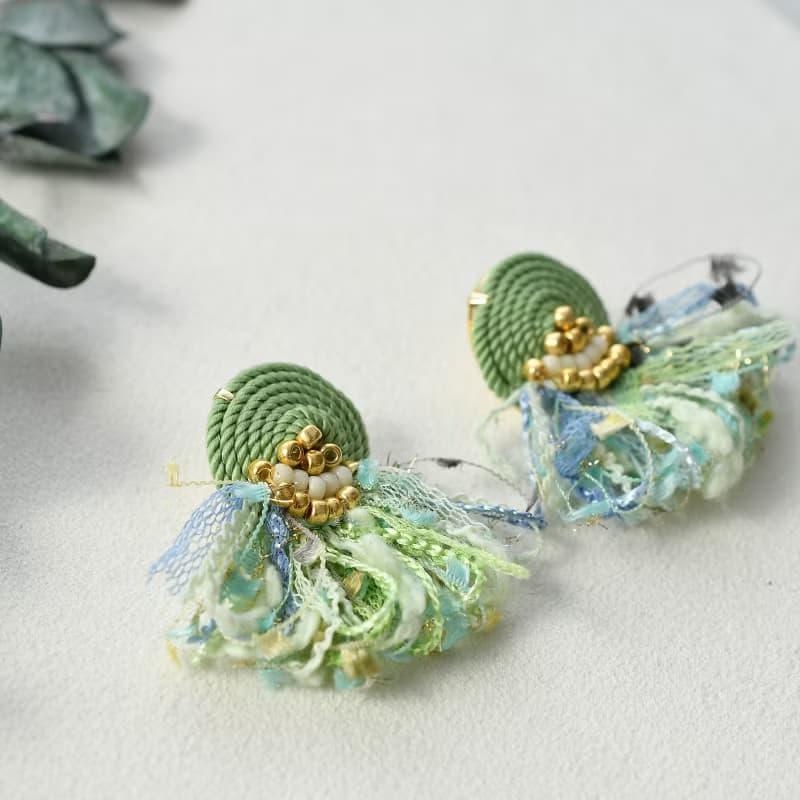 イヤリング/String tassel earrings /Fresh green