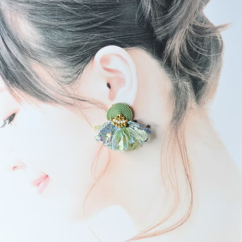 イヤリング/String tassel earrings /Fresh green
