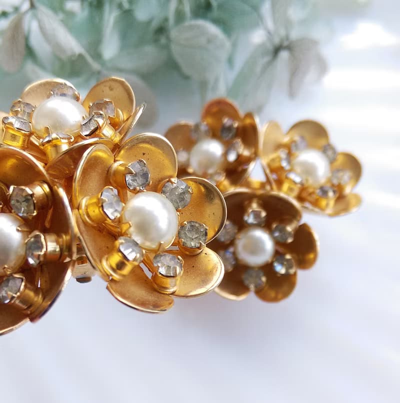 Vintage Jewelry 西洋古董飾品 KRAMER 三朵盛開小花 夾式耳環