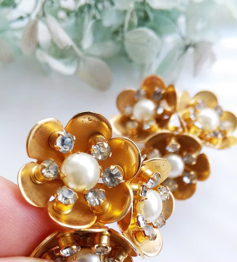 Vintage Jewelry 西洋古董飾品 KRAMER 三朵盛開小花 夾式耳環