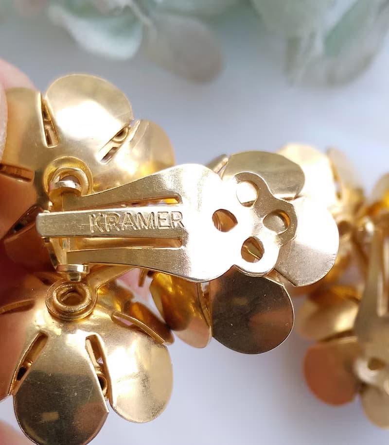 Vintage Jewelry 西洋古董飾品 KRAMER 三朵盛開小花 夾式耳環