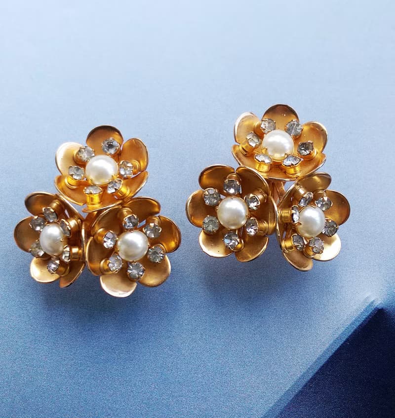 Vintage Jewelry 西洋古董飾品 KRAMER 三朵盛開小花 夾式耳環