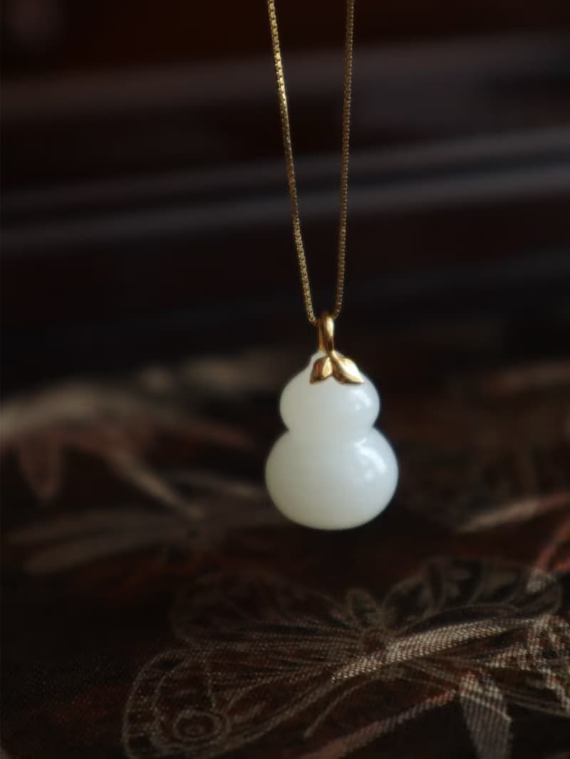 天然羊脂玉葫蘆和田玉吊墜項鏈一級白脂份好18k金鑲嵌葫蘆吊墜