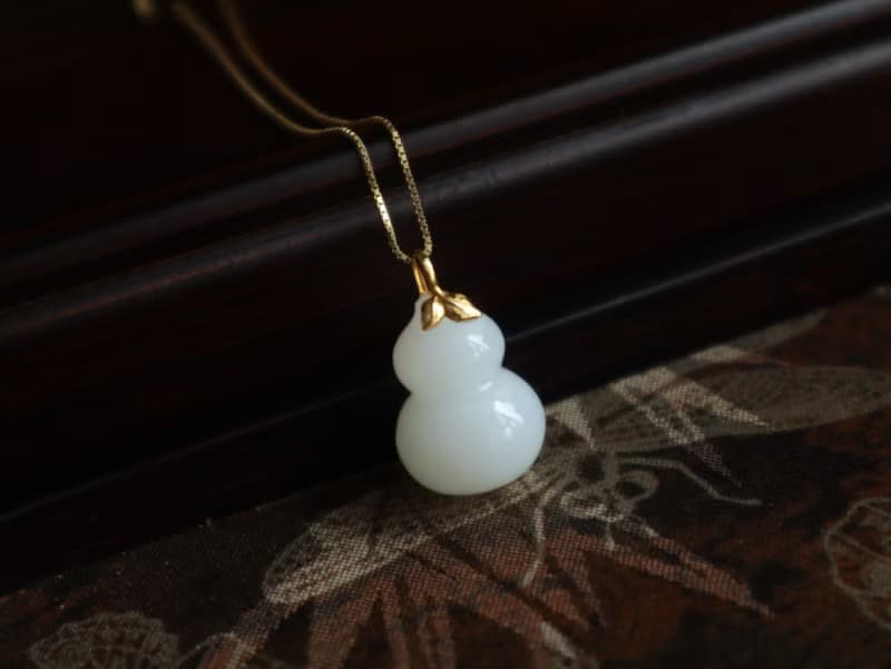 天然羊脂玉葫蘆和田玉吊墜項鏈一級白脂份好18k金鑲嵌葫蘆吊墜