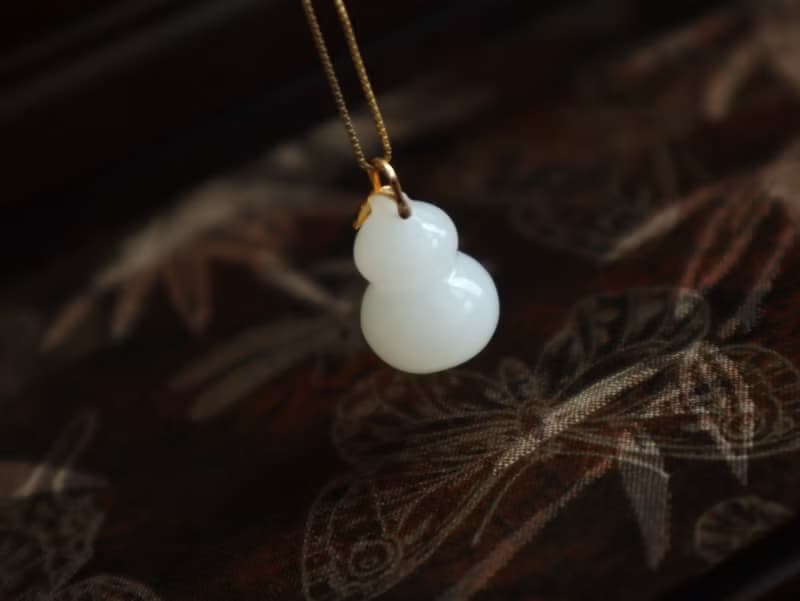 天然羊脂玉葫蘆和田玉吊墜項鏈一級白脂份好18k金鑲嵌葫蘆吊墜