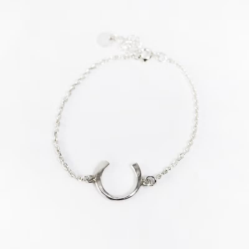 馬蹄形鍛敲手鍊