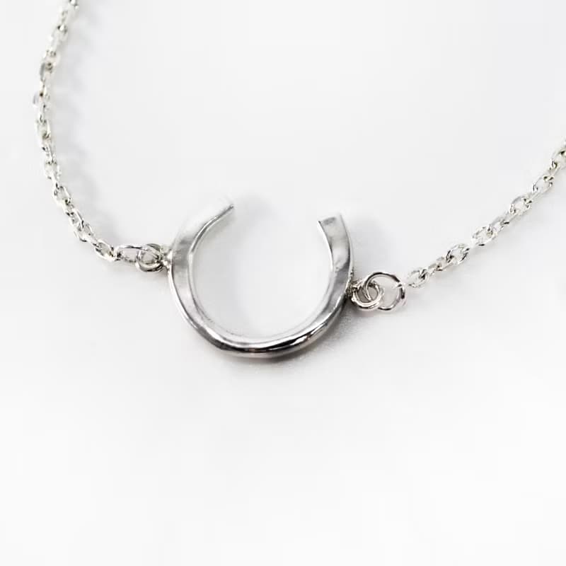 馬蹄形鍛敲手鍊