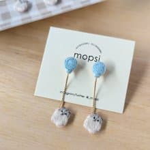 風船とジャンガリアンハムスター　刺繍ピアス/イヤリング
