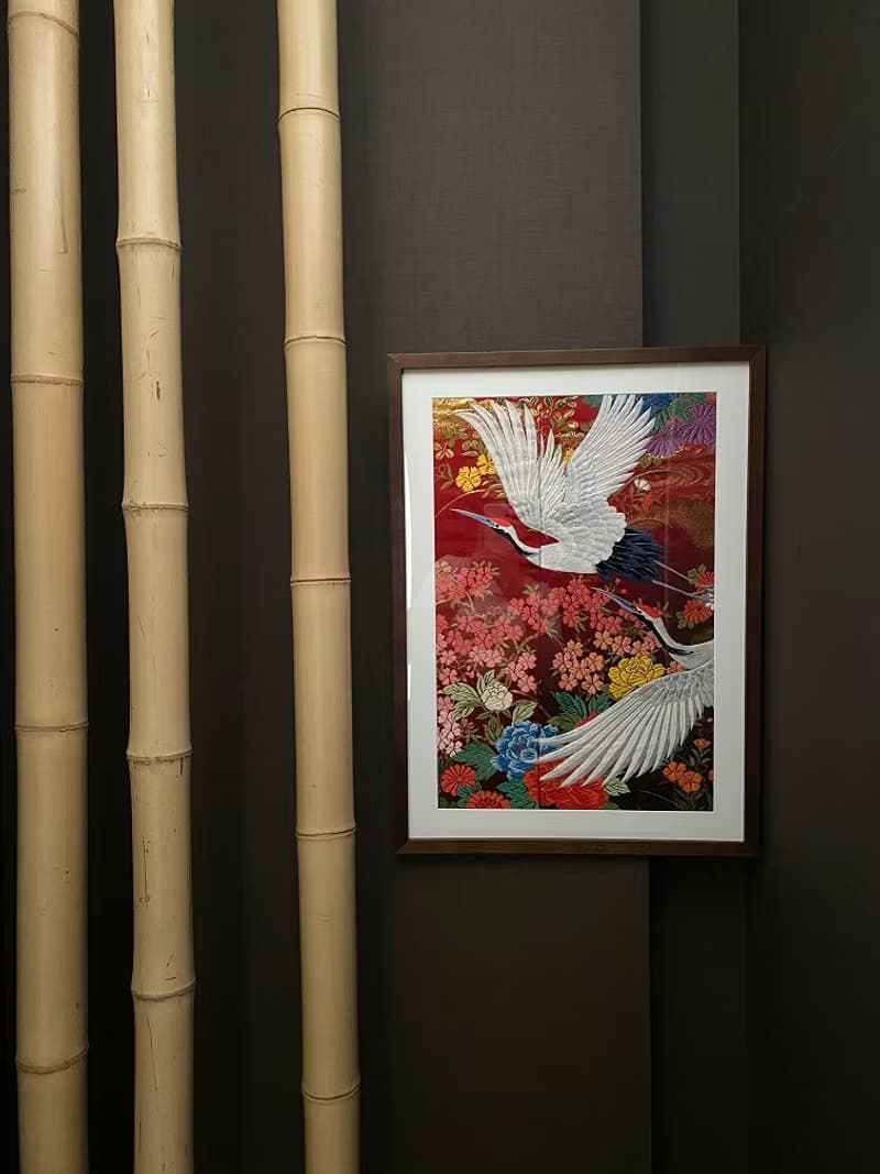 色打掛からつくるアートパネル　vintage 刺繍着物 和モダン 和風インテリア プレゼント 鶴 結婚祝 新築祝 長寿祝 縁起物 額装インテリア　額装96