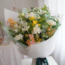 自然清新白黃橘色調花束_鮮花