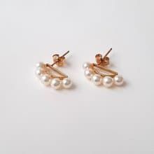 K18　デザインピアス　あこや真珠　パールピアス　ベビーパール　日本の真珠 pearl earrings  珍珠耳環 珍珠耳环 진주귀걸이